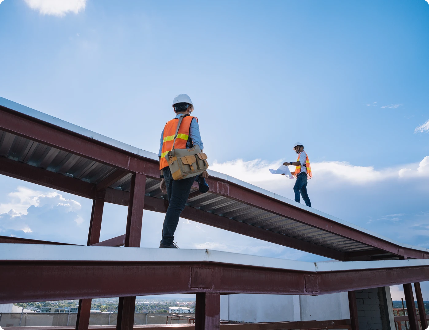 ทีมงานติดตั้ง มุงหลังคา ชำนาญการ